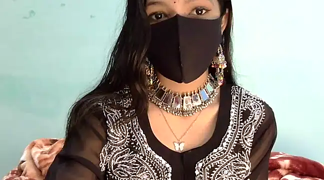 Snapshot of Cute_Alaina chatting on February 26, 5:42 am Cute Alaina online show from February 26, 5:42 am