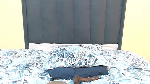 Snapshot of kittykhloe22 chatting on November 13, 7:07 am kittykhloe22 online show from November 13, 7:07 am