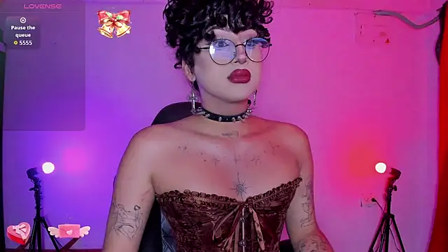 Heka Prudence online show from April 30, 1:01 am