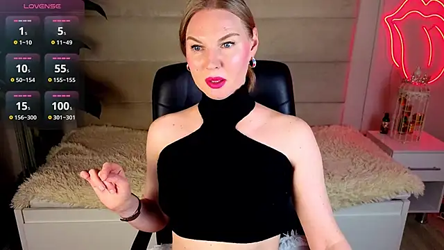 Angel Nikole online show from July 17, 1:45 am