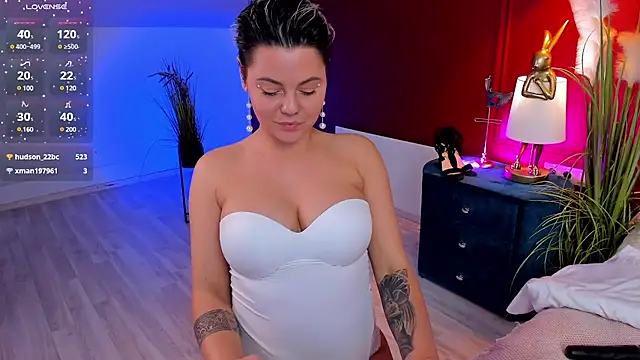 Snapshot of Lady_AliBi chatting on February 18, 3:32 pm Lady AliBi online show from February 18, 3:32 pm