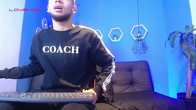 Snapshot of jhon_ath chatting on November 21, 4:11 am jhon ath online show from November 21, 4:11 am