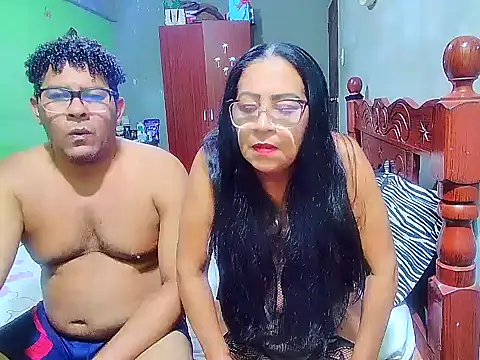 Snapshot of rosi_pamela chatting on January 25, 1:10 am rosi pamela online show from January 25, 1:10 am