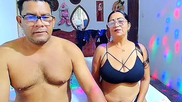 Snapshot of rosi_pamela chatting on September 28, 4:01 pm rosi pamela online show from September 28, 4:01 pm