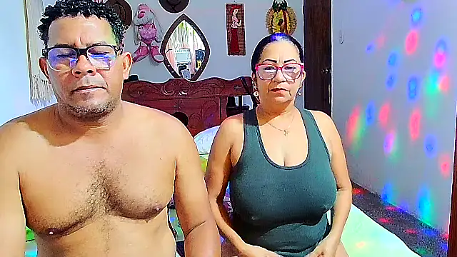 Snapshot of rosi_pamela chatting on November 16, 3:06 pm rosi pamela online show from November 16, 3:06 pm