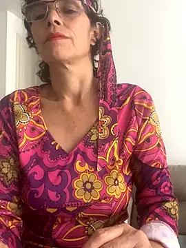 MireyaTorresGu online show from October 31, 4:08 pm