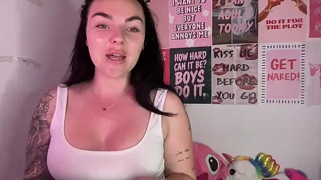 yorkshiregal online show from May 8, 8:25 pm