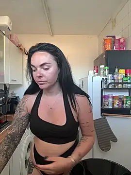 yorkshiregal online show from June 9, 7:42 am