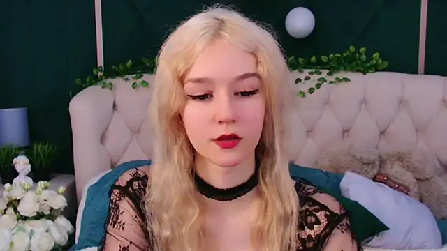 Snapshot of NaomiLoys chatting on February 16, 11:16 pm NaomiLoys online show from February 16, 11:16 pm