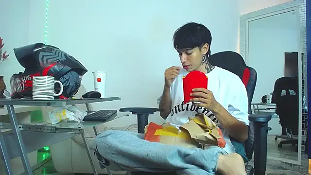 Zacktk7 online show from December 25, 9:33 pm