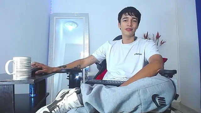 Zacktk7 online show from February 4, 10:45 pm