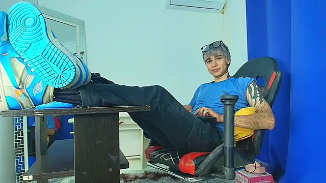 Zacktk7 online show from March 6, 9:09 pm