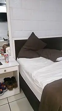 Snapshot of miketripi420 chatting on November 28, 3:20 am miketripi420 online show from November 28, 3:20 am