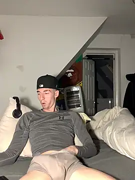 Snapshot of MikesWood21 chatting on January 22, 2:26 am MikesWood21 online show from January 22, 2:26 am