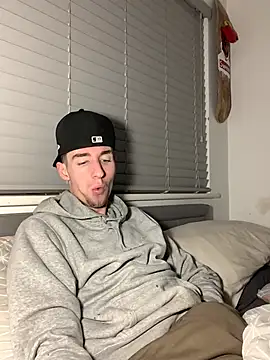 Snapshot of MikesWood21 chatting on January 31, 12:28 am MikesWood21 online show from January 31, 12:28 am