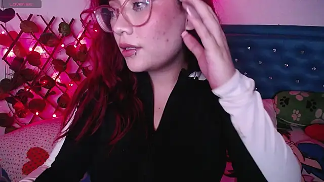 Snapshot of zarquita99 chatting on March 21, 6:49 am zarquita99 online show from March 21, 6:49 am