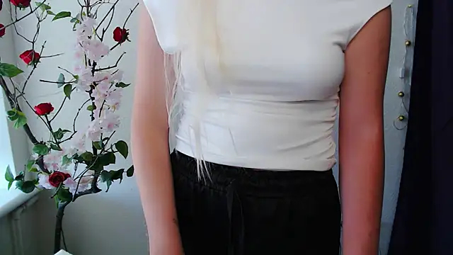 Queen ofLove online show from June 21, 7:55 am