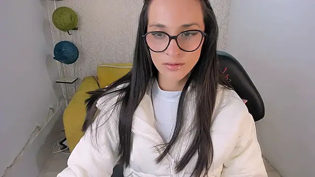 Snapshot of mariaan_m_ chatting on December 27, 10:16 pm mariaan m  online show from December 27, 10:16 pm