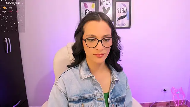 Snapshot of mariaan_m_ chatting on January 2, 10:44 pm mariaan m  online show from January 2, 10:44 pm