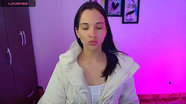 Snapshot of mariaan_m_ chatting on February 18, 11:00 am mariaan m  online show from February 18, 11:00 am