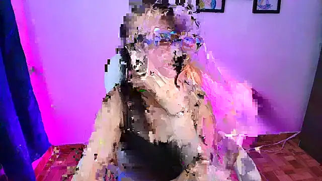 Snapshot of mariaan_m_ chatting on October 27, 10:14 pm mariaan m  online show from October 27, 10:14 pm