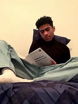 Snapshot of Ryan-hot chatting on December 3, 2:58 am Ryan-hot online show from December 3, 2:58 am