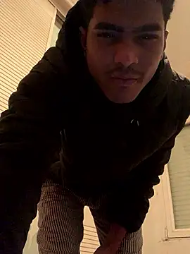 Snapshot of Ryan-hot chatting on December 4, 6:39 pm Ryan-hot online show from December 4, 6:39 pm