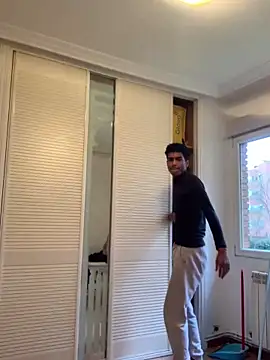 Snapshot of Ryan-hot chatting on December 11, 4:09 pm Ryan-hot online show from December 11, 4:09 pm