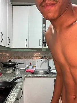 Snapshot of Ryan-hot chatting on December 12, 5:20 am Ryan-hot online show from December 12, 5:20 am