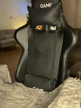 Snapshot of Ryan-hot chatting on December 13, 4:00 am Ryan-hot online show from December 13, 4:00 am