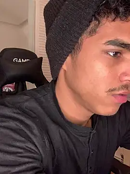 Snapshot of Ryan-hot chatting on December 20, 12:52 am Ryan-hot online show from December 20, 12:52 am