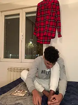 Snapshot of Ryan-hot chatting on December 24, 7:22 pm Ryan-hot online show from December 24, 7:22 pm