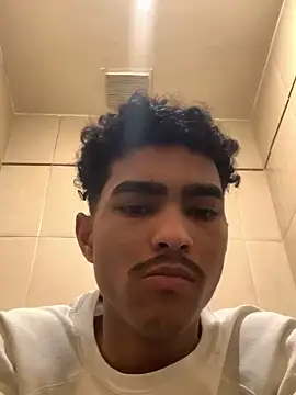 Snapshot of Ryan-hot chatting on December 27, 8:18 pm Ryan-hot online show from December 27, 8:18 pm