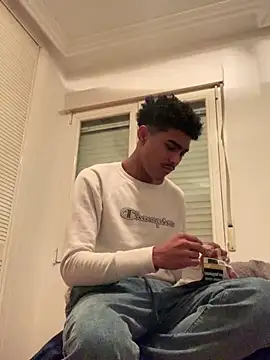 Snapshot of Ryan-hot chatting on December 27, 11:53 pm Ryan-hot online show from December 27, 11:53 pm