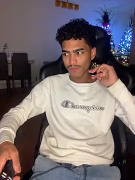 Snapshot of Ryan-hot chatting on December 28, 3:15 am Ryan-hot online show from December 28, 3:15 am