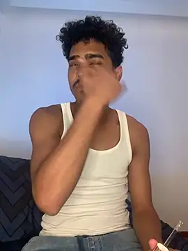 Snapshot of Ryan-hot chatting on January 19, 10:06 pm Ryan-hot online show from January 19, 10:06 pm