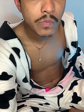 Snapshot of Ryan-hot chatting on January 28, 10:45 pm Ryan-hot online show from January 28, 10:45 pm