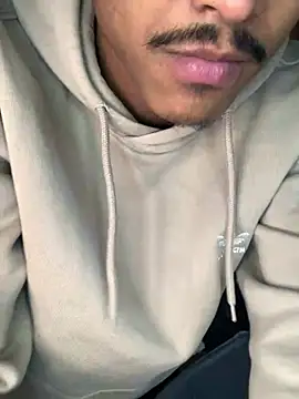 Snapshot of Ryan-hot chatting on January 31, 11:13 pm Ryan-hot online show from January 31, 11:13 pm