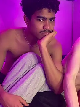 Snapshot of Ryan-hot chatting on February 1, 5:18 am Ryan-hot online show from February 1, 5:18 am