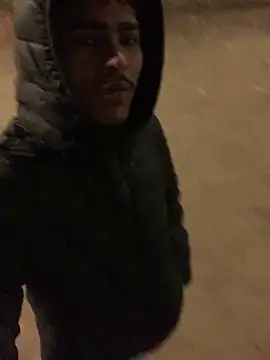 Snapshot of Ryan-hot chatting on February 6, 10:32 pm Ryan-hot online show from February 6, 10:32 pm