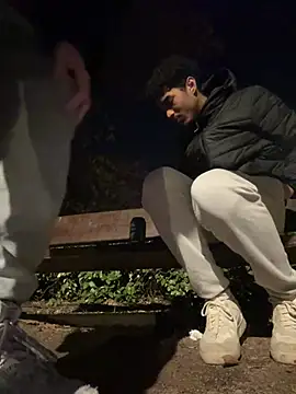 Snapshot of Ryan-hot chatting on February 9, 9:28 pm Ryan-hot online show from February 9, 9:28 pm