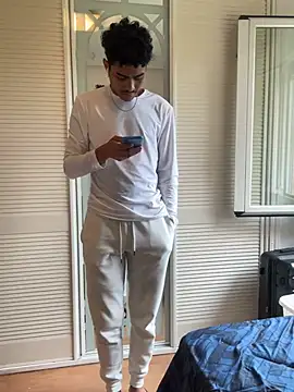 Snapshot of Ryan-hot chatting on March 9, 10:08 am Ryan-hot online show from March 9, 10:08 am