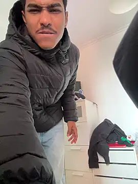 Snapshot of Ryan-hot chatting on March 17, 10:17 am Ryan-hot online show from March 17, 10:17 am