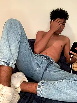 Snapshot of Ryan-hot chatting on September 16, 7:59 pm Ryan-hot online show from September 16, 7:59 pm