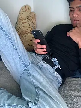 Snapshot of Ryan-hot chatting on October 30, 12:12 am Ryan-hot online show from October 30, 12:12 am