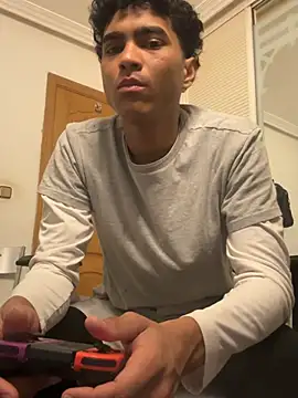 Snapshot of Ryan-hot chatting on April 15, 7:58 pm Ryan-hot online show from April 15, 7:58 pm