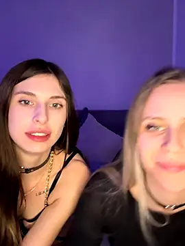 lunawolf21 online show from December 4, 7:23 pm