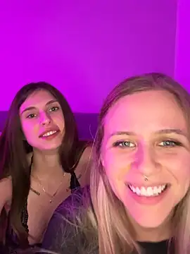 lunawolf21 online show from December 26, 7:27 pm