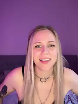 lunawolf21 online show from February 23, 7:11 am