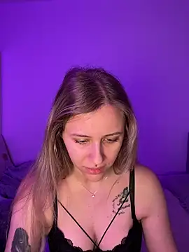 lunawolf21 online show from February 16, 7:37 am